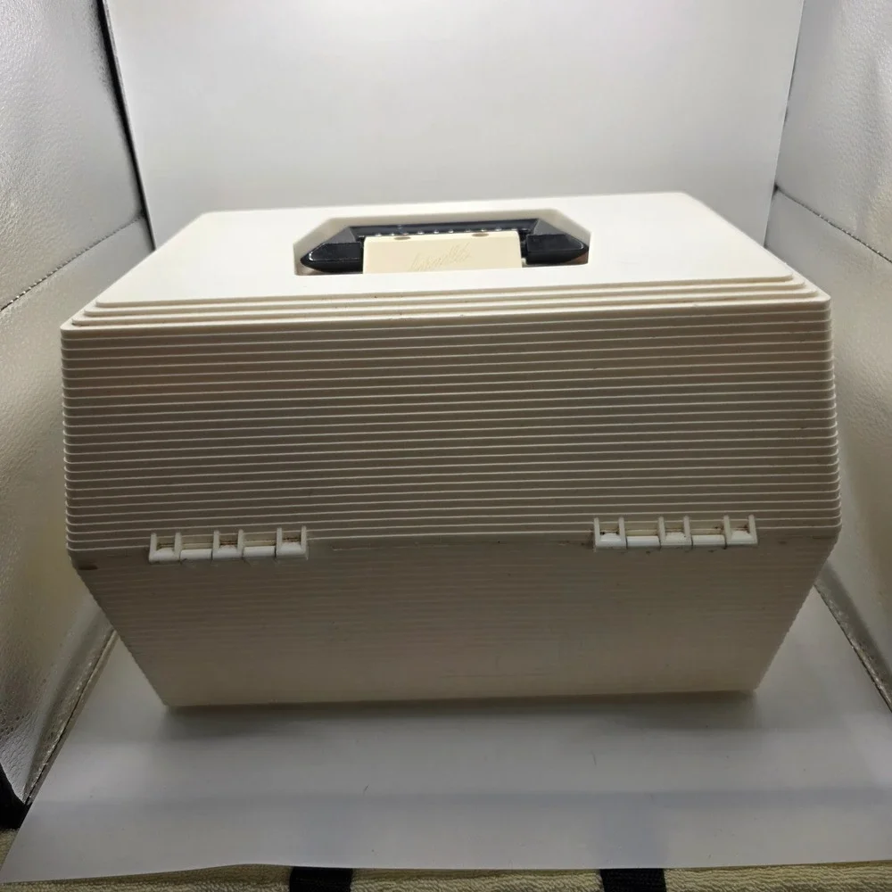 Vintage Caboodles Nail Care/ Makeup Case Cream White Ribbed 80s 90s
